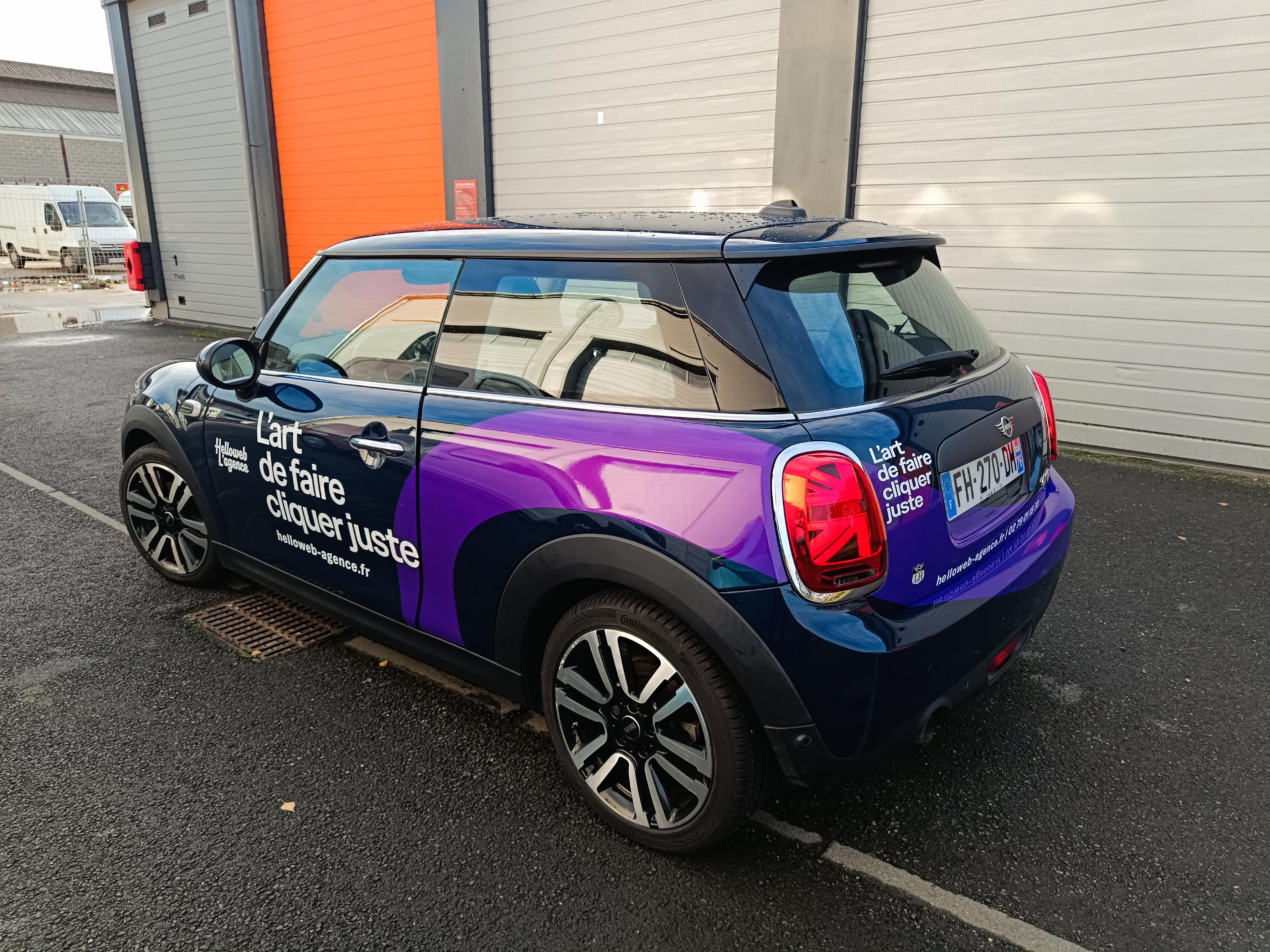 Couverture Mini Cooper violet paillette réalisée par Peppergraphik