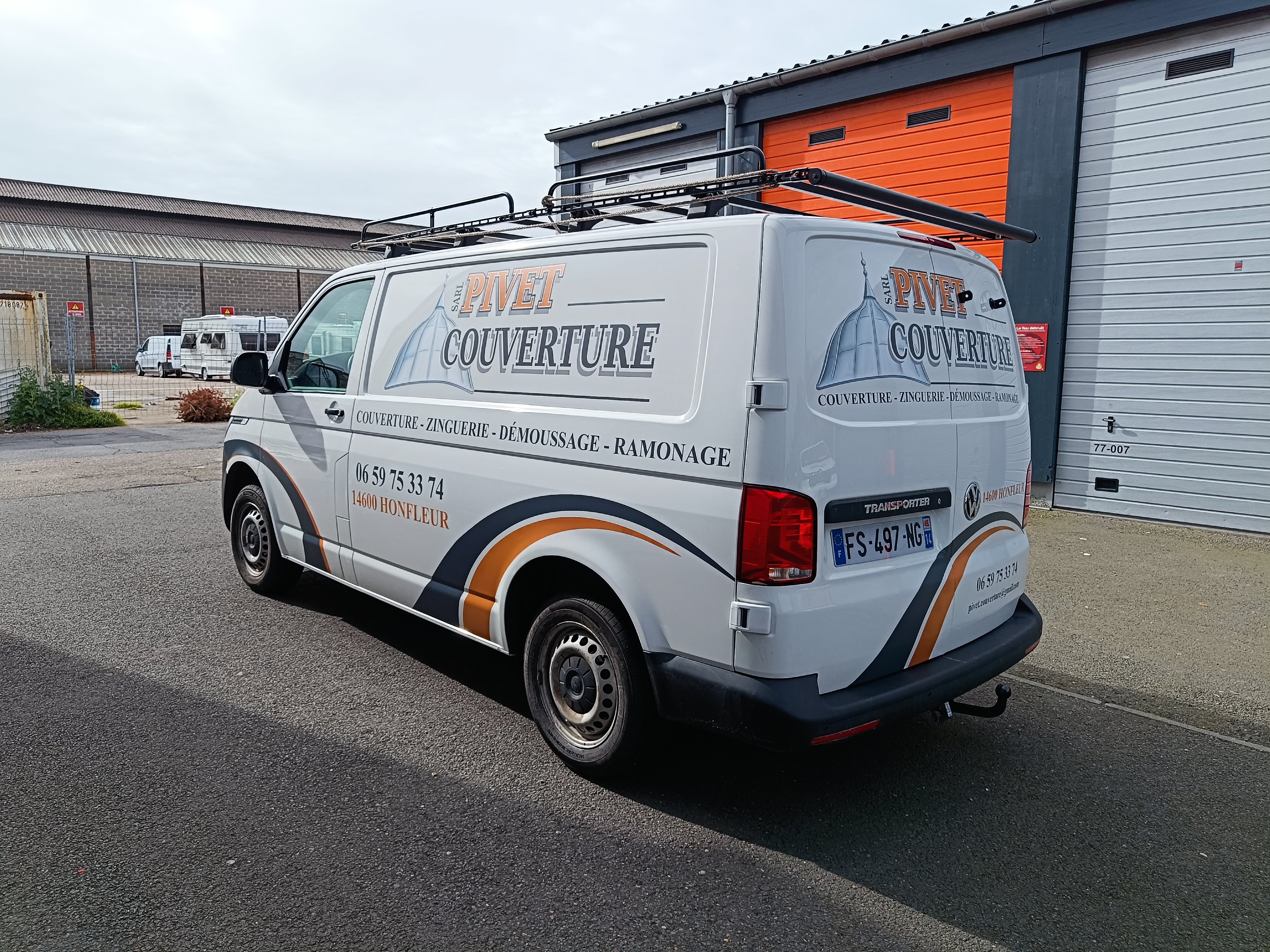Marquage véhicule VW Transporter Pivet Couverture Honfleur par Peppergraphik