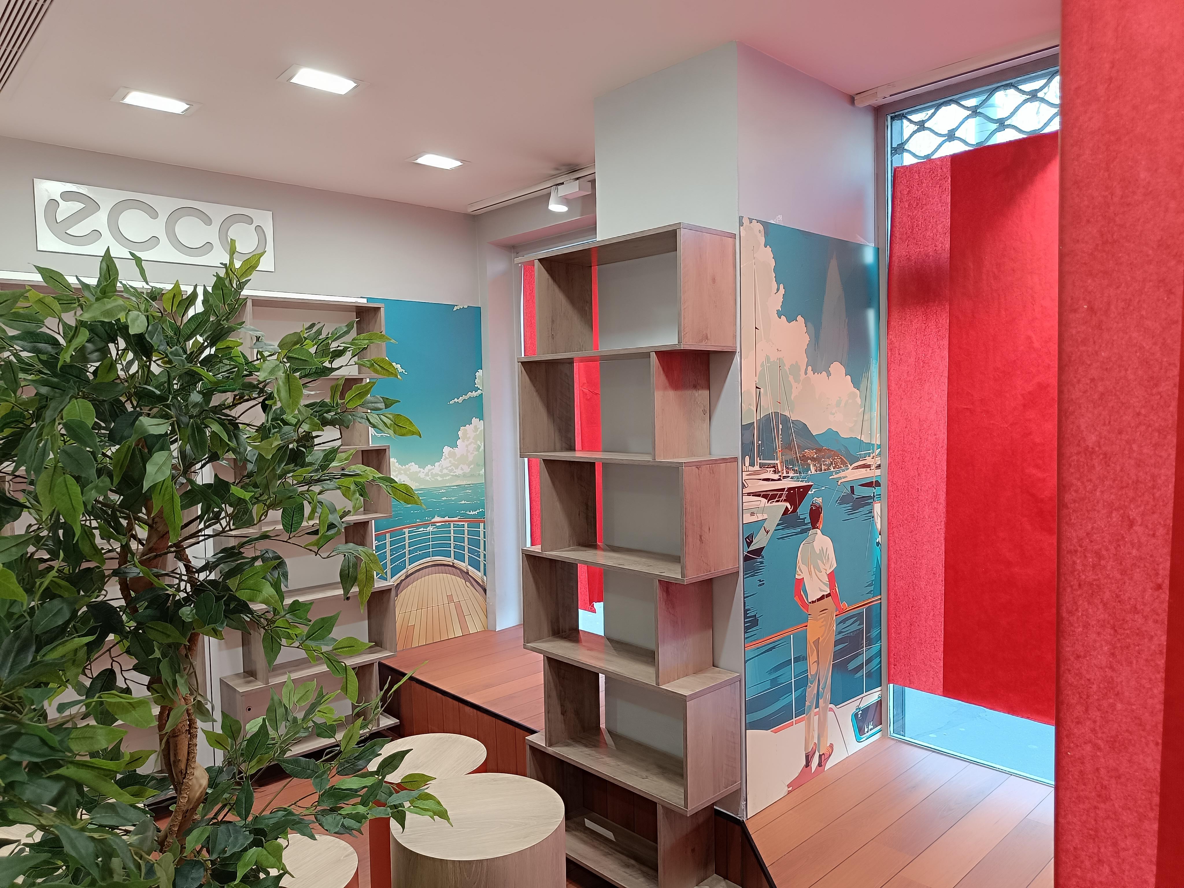 Décoration intérieure boutique Ecco fresques murales illustrées Deauville par Peppergraphik