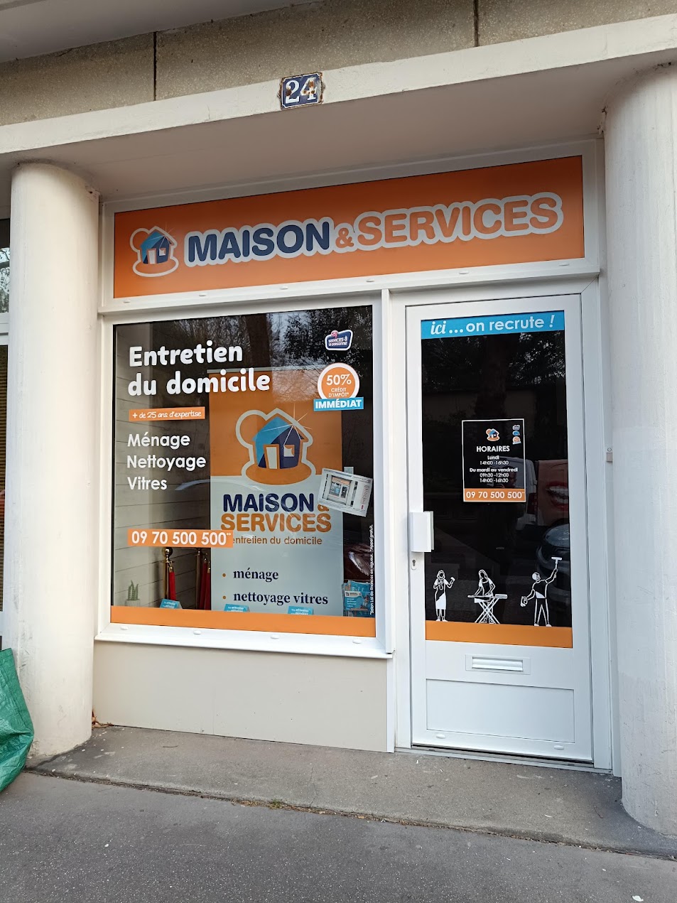 Enseigne et vitrophanie agence Maison et Services Le Havre - Peppergraphik